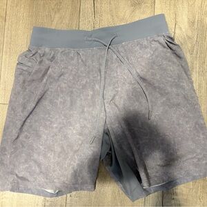 Men’s slate grey Lululemon athletic shorts: size medium ( with pockets )